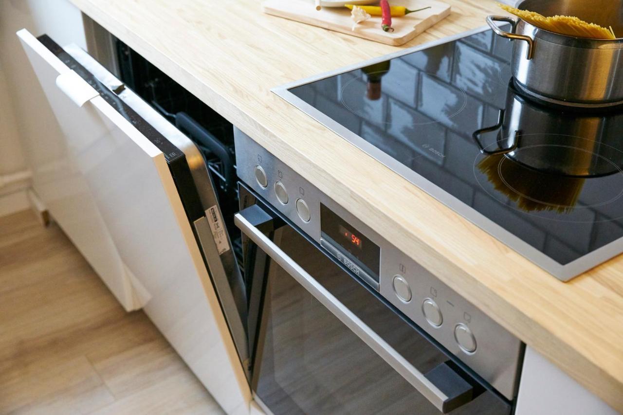 מאיין Apartment In Musikalischem Haus מראה חיצוני תמונה